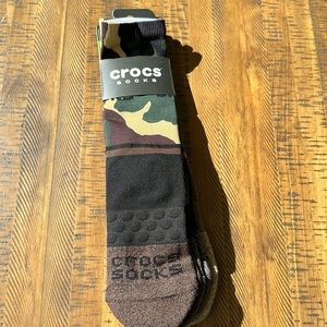 Crocs socks size m